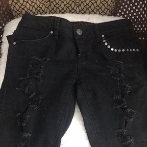 Buffalo Britton Jordan’s low rise jeans  with distress look.